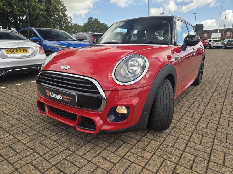 2017 (67) MINI HATCHBACK 1.5 Cooper 5dr 5699013