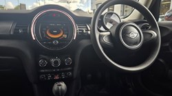 2017 (67) MINI HATCHBACK 1.5 Cooper 5dr 5699027