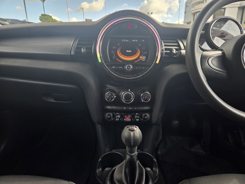2017 (67) MINI HATCHBACK 1.5 Cooper 5dr 5699028