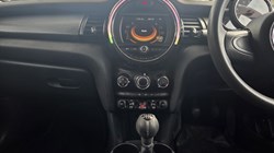 2017 (67) MINI HATCHBACK 1.5 Cooper 5dr 5699028