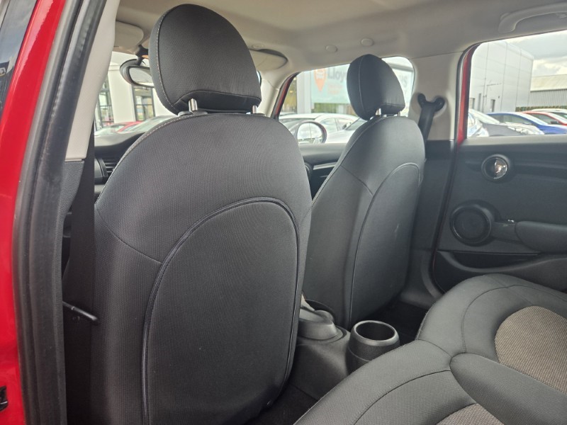 2017 (67) MINI HATCHBACK 1.5 Cooper 5dr 5699023