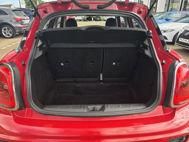 2017 (67) MINI HATCHBACK 1.5 Cooper 5dr 5699021