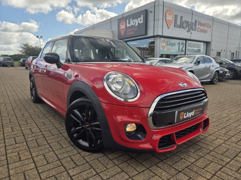 2017 (67) MINI HATCHBACK 1.5 Cooper 5dr 5699016