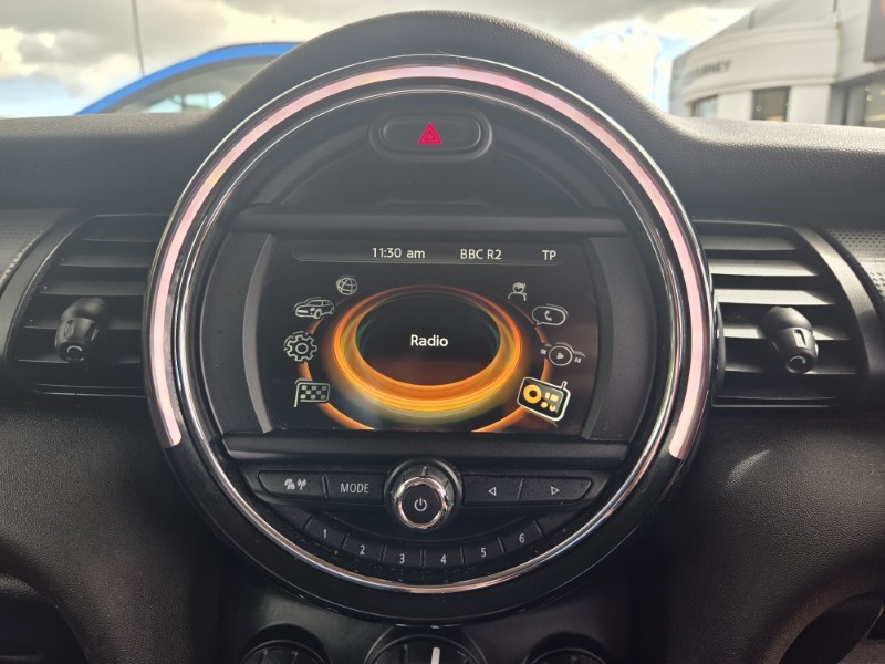 2017 (67) MINI HATCHBACK 1.5 Cooper 5dr 5699043