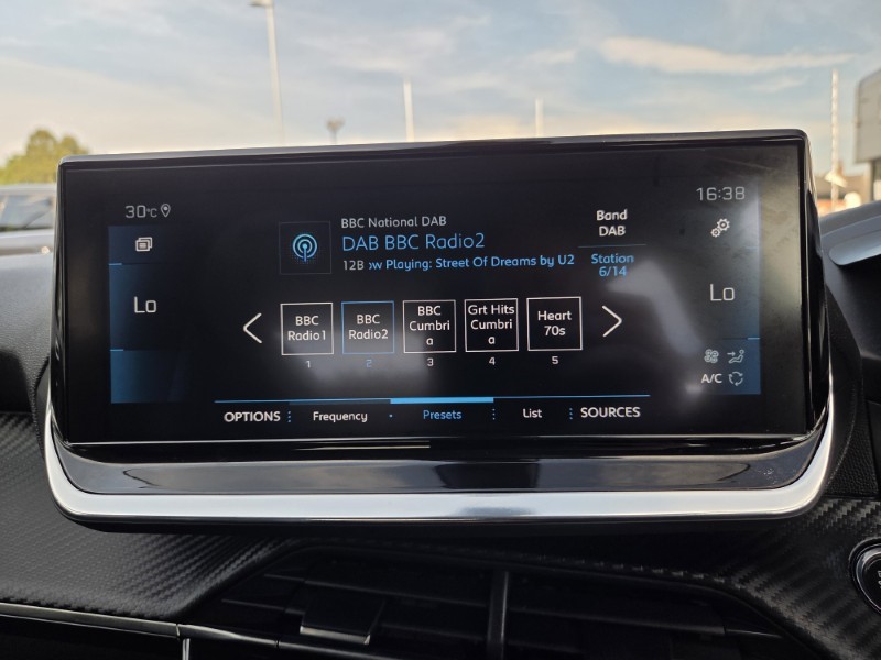 2020 (70) PEUGEOT 2008 1.2 PureTech Allure Premium 5dr 5704640