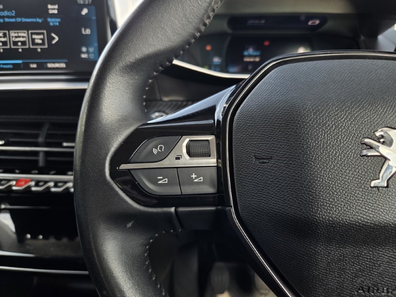 2020 (70) PEUGEOT 2008 1.2 PureTech Allure Premium 5dr 5704634