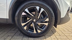 2020 (70) PEUGEOT 2008 1.2 PureTech Allure Premium 5dr 5704605