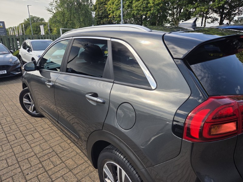 2022 (22) KIA NIRO 1.6 GDi Hybrid 2 5dr DCT 5709361