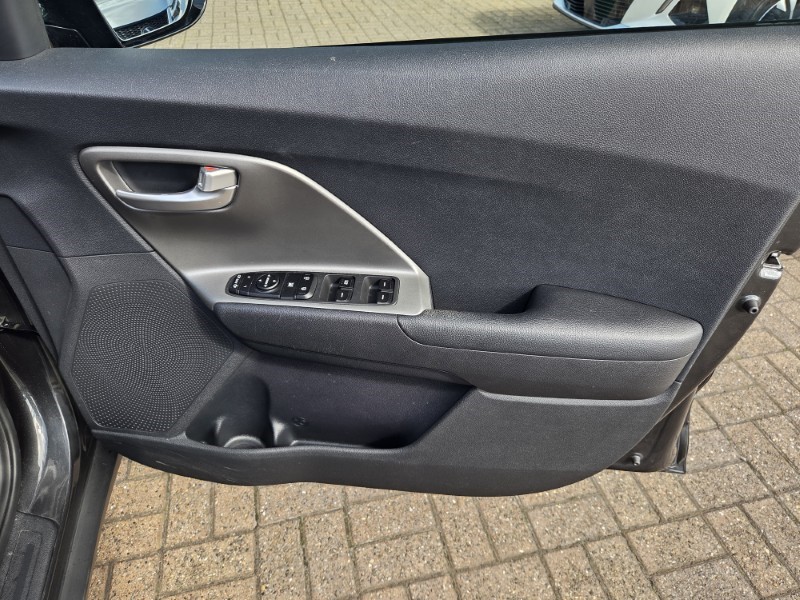 2022 (22) KIA NIRO 1.6 GDi Hybrid 2 5dr DCT 5709381