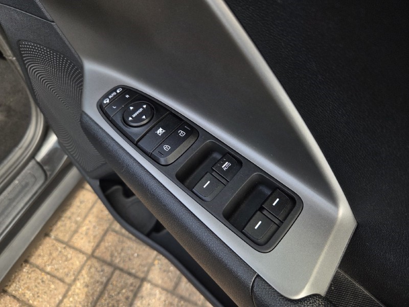 2022 (22) KIA NIRO 1.6 GDi Hybrid 2 5dr DCT 5709382
