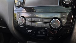 2017 (67) NISSAN QASHQAI 1.5 dCi Tekna 5dr 5709432