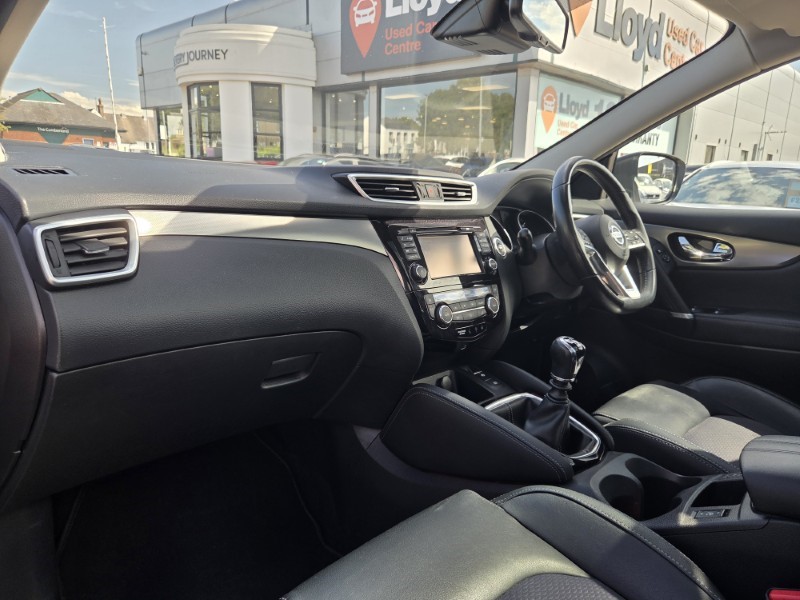 2017 (67) NISSAN QASHQAI 1.5 dCi Tekna 5dr 5709420