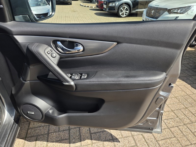2017 (67) NISSAN QASHQAI 1.5 dCi Tekna 5dr 5709424