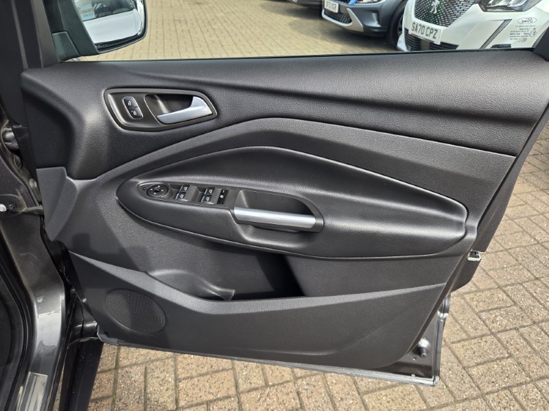 2019 (69) FORD KUGA 2.0 TDCi ST-Line 5dr 2WD 5709646