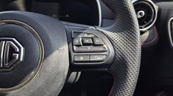 2024 (24) MG MOTOR UK ZS 1.0T GDi Exclusive 5dr DCT 5704445
