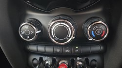 2019 (69) MINI HATCHBACK 1.5 Cooper Classic II 3dr 5709567