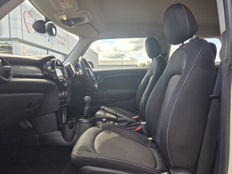 2019 (69) MINI HATCHBACK 1.5 Cooper Classic II 3dr 5709551