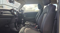 2019 (69) MINI HATCHBACK 1.5 Cooper Classic II 3dr 5709551