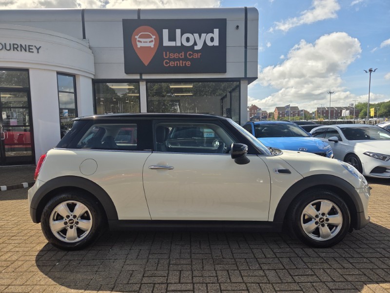 2019 (69) MINI HATCHBACK 1.5 Cooper Classic II 3dr 5709531