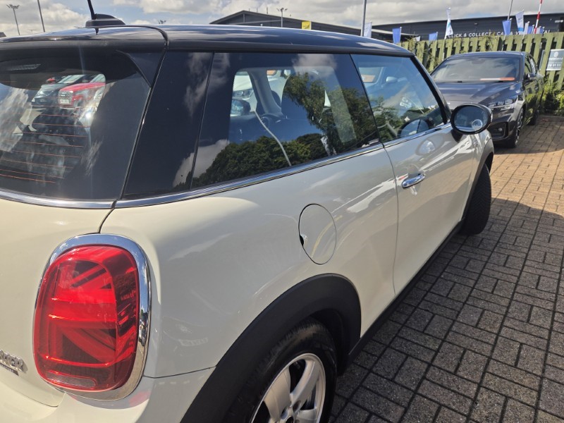 2019 (69) MINI HATCHBACK 1.5 Cooper Classic II 3dr 5709542