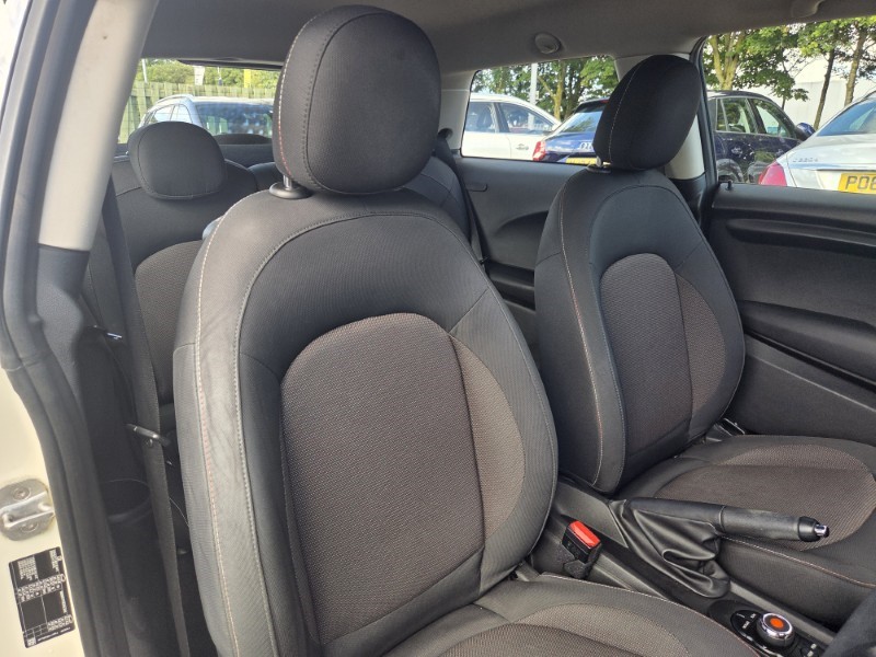 2019 (69) MINI HATCHBACK 1.5 Cooper Classic II 3dr 5709557