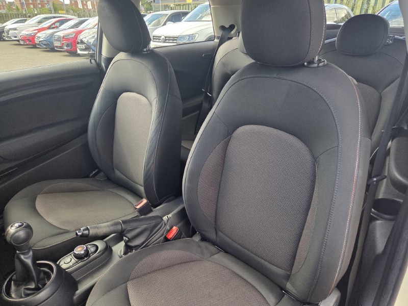 2019 (69) MINI HATCHBACK 1.5 Cooper Classic II 3dr 5709556