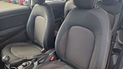 2019 (69) MINI HATCHBACK 1.5 Cooper Classic II 3dr 5709556