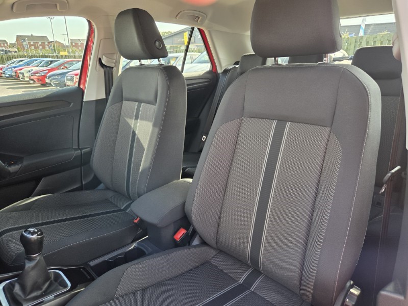2019 (19) VOLKSWAGEN T-ROC 1.5 TSI EVO SE 5dr 5709600