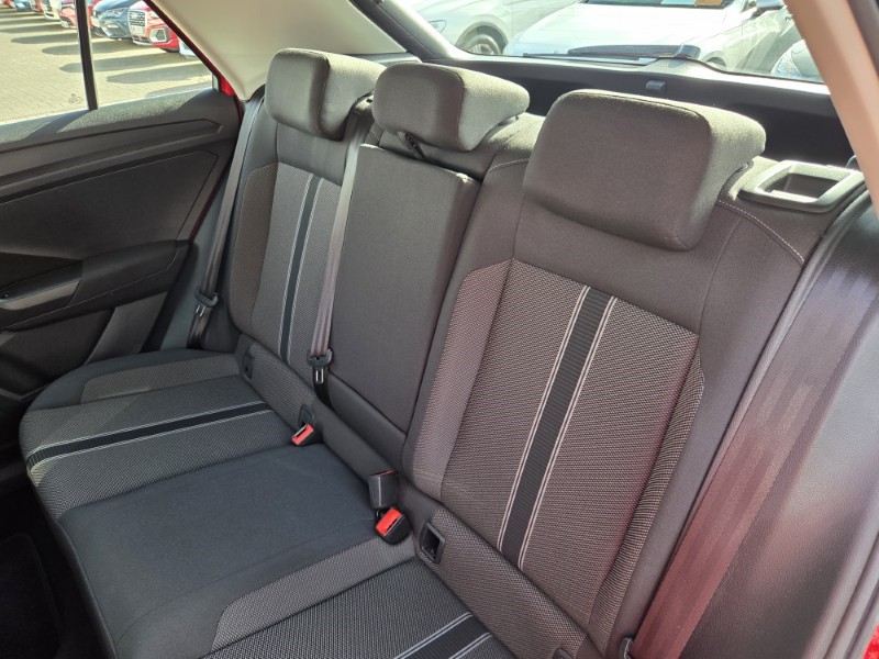 2019 (19) VOLKSWAGEN T-ROC 1.5 TSI EVO SE 5dr 5709597