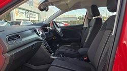 2019 (19) VOLKSWAGEN T-ROC 1.5 TSI EVO SE 5dr 5709599