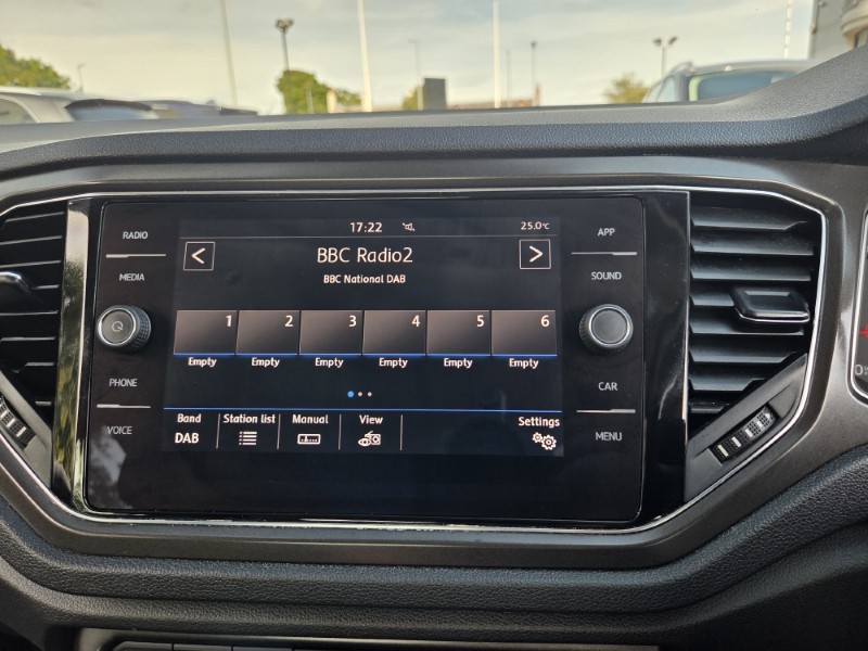 2019 (19) VOLKSWAGEN T-ROC 1.5 TSI EVO SE 5dr 5709610