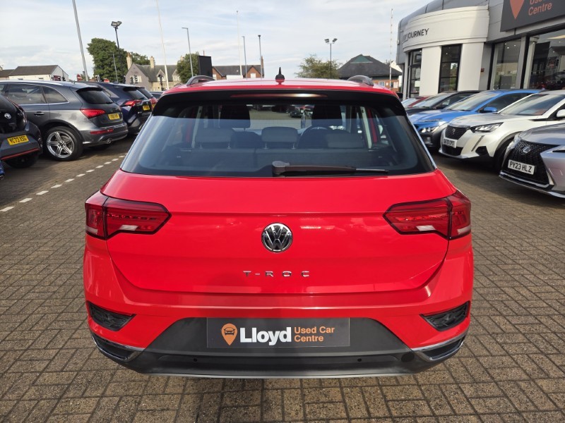 2019 (19) VOLKSWAGEN T-ROC 1.5 TSI EVO SE 5dr 5709587