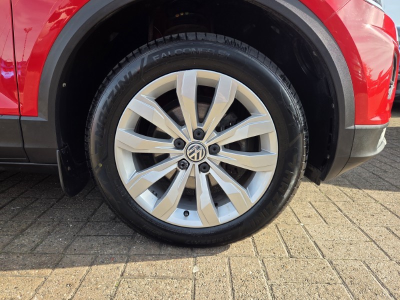 2019 (19) VOLKSWAGEN T-ROC 1.5 TSI EVO SE 5dr 5709575