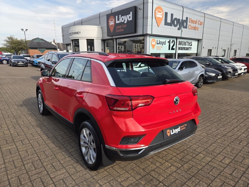 2019 (19) VOLKSWAGEN T-ROC 1.5 TSI EVO SE 5dr 5709586