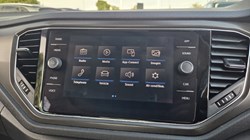 2019 (19) VOLKSWAGEN T-ROC 1.5 TSI EVO SE 5dr 5709613