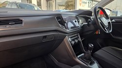 2019 (19) VOLKSWAGEN T-ROC 1.5 TSI EVO SE 5dr 5709598