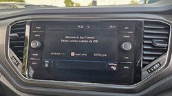 2019 (19) VOLKSWAGEN T-ROC 1.5 TSI EVO SE 5dr 5709612