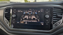 2019 (19) VOLKSWAGEN T-ROC 1.5 TSI EVO SE 5dr 5709614