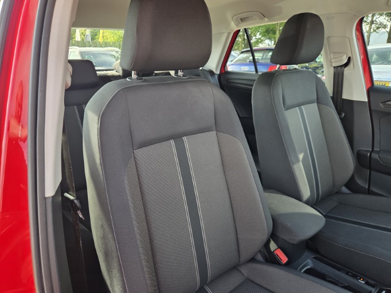 2019 (19) VOLKSWAGEN T-ROC 1.5 TSI EVO SE 5dr 5709601