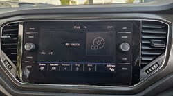 2019 (19) VOLKSWAGEN T-ROC 1.5 TSI EVO SE 5dr 5709611