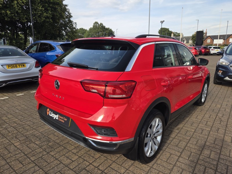 2019 (19) VOLKSWAGEN T-ROC 1.5 TSI EVO SE 5dr 5709588