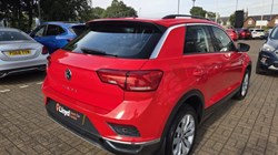 2019 (19) VOLKSWAGEN T-ROC 1.5 TSI EVO SE 5dr 5709588