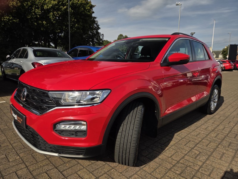 2019 (19) VOLKSWAGEN T-ROC 1.5 TSI EVO SE 5dr 5709582