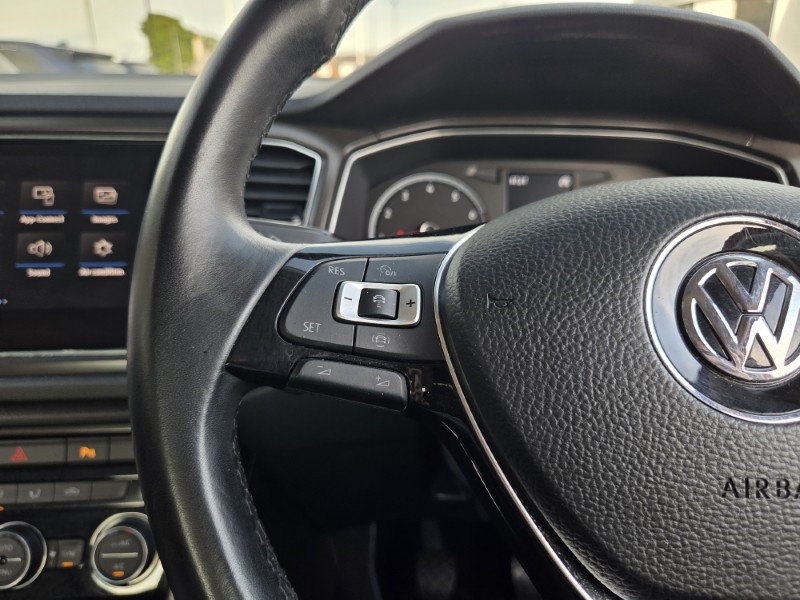 2019 (19) VOLKSWAGEN T-ROC 1.5 TSI EVO SE 5dr 5709604