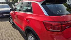 2019 (19) VOLKSWAGEN T-ROC 1.5 TSI EVO SE 5dr 5709583