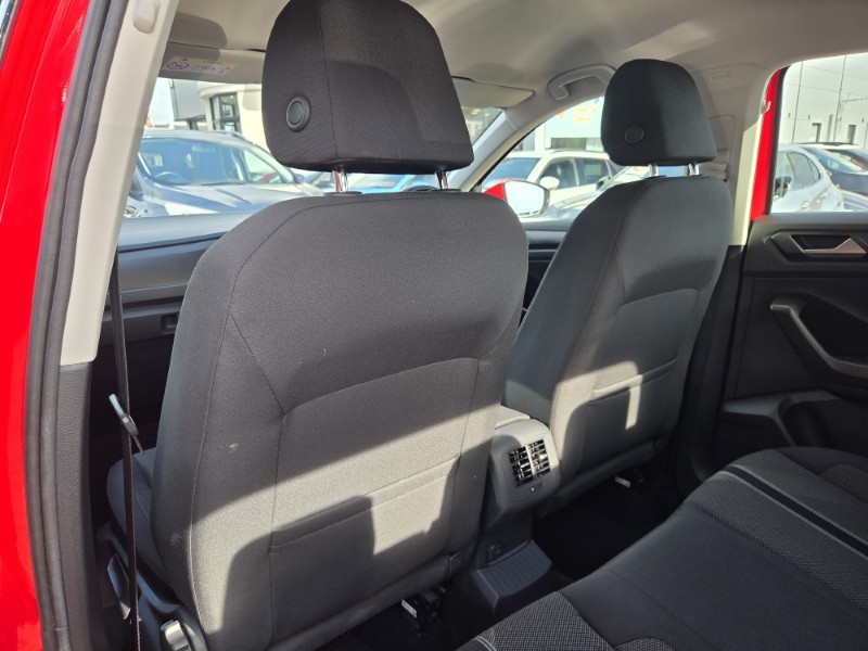 2019 (19) VOLKSWAGEN T-ROC 1.5 TSI EVO SE 5dr 5709591