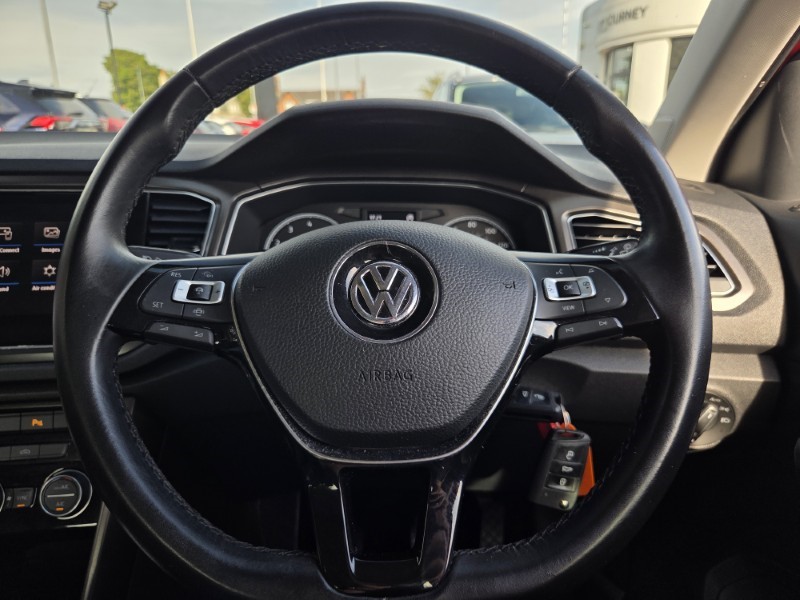 2019 (19) VOLKSWAGEN T-ROC 1.5 TSI EVO SE 5dr 5709606