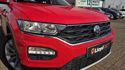 2019 (19) VOLKSWAGEN T-ROC 1.5 TSI EVO SE 5dr 5709581