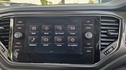 2019 (19) VOLKSWAGEN T-ROC 1.5 TSI EVO SE 5dr 5709609