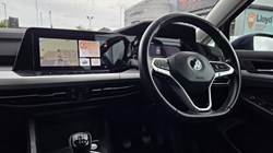 2021 (21) VOLKSWAGEN GOLF 1.5 TSI Life 5dr 5723955